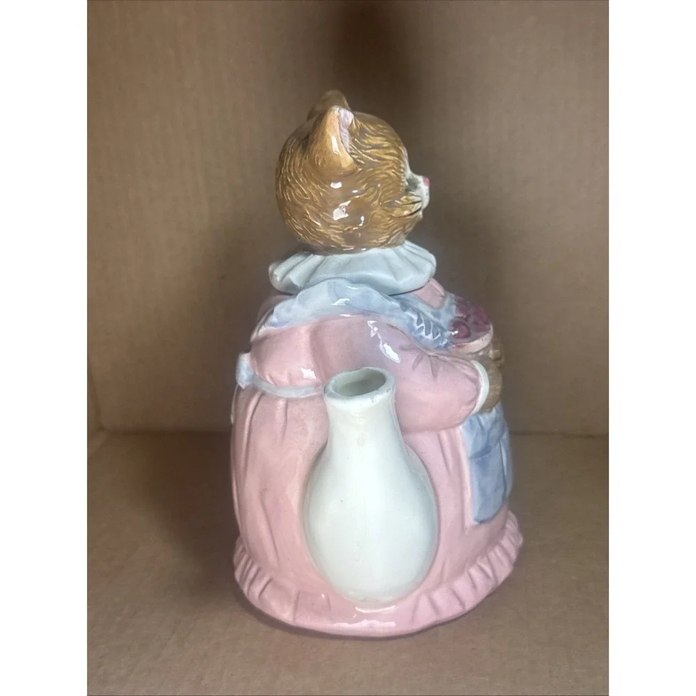 Vintage Hand Painted Mrs.‎ Whiskers Mother Cat Teapot